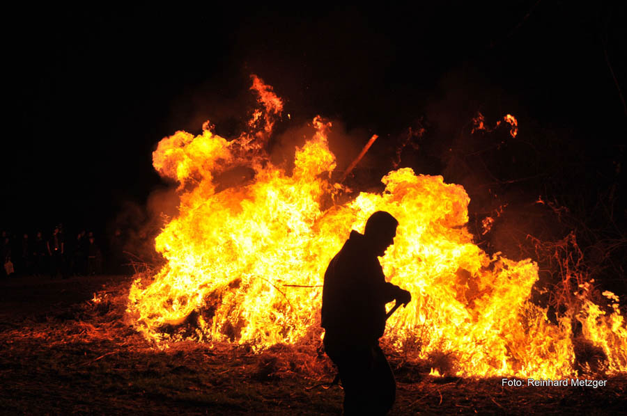 2010-04-03_059_Osterfeuer