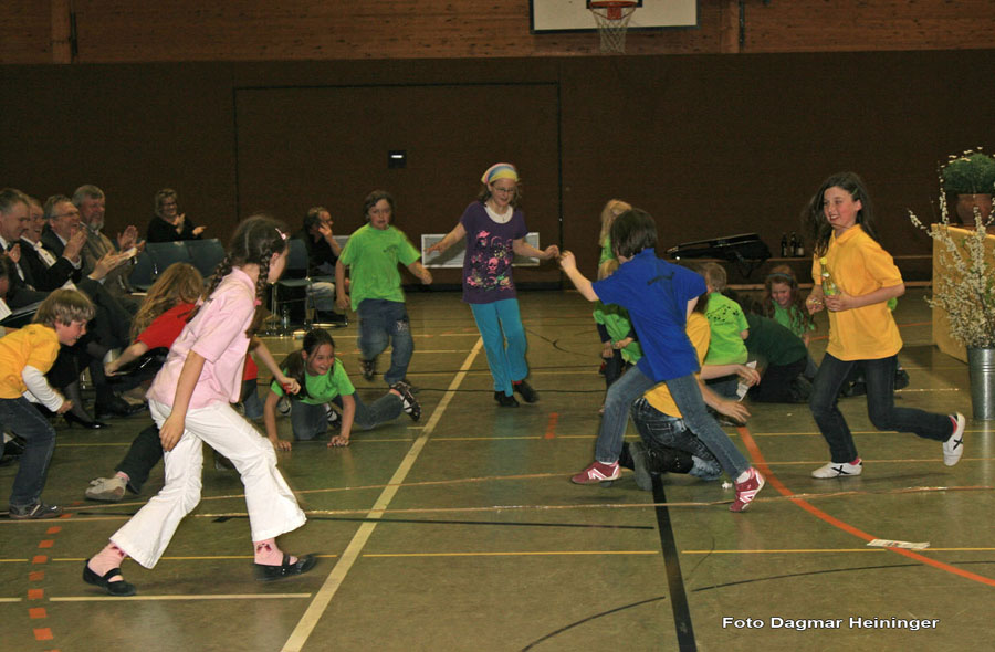 2010-04-23_36_Kinderkreissingen_Gummib1