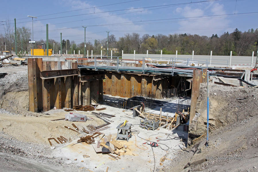 2010-04-25_3_Ostzugang_Bahn