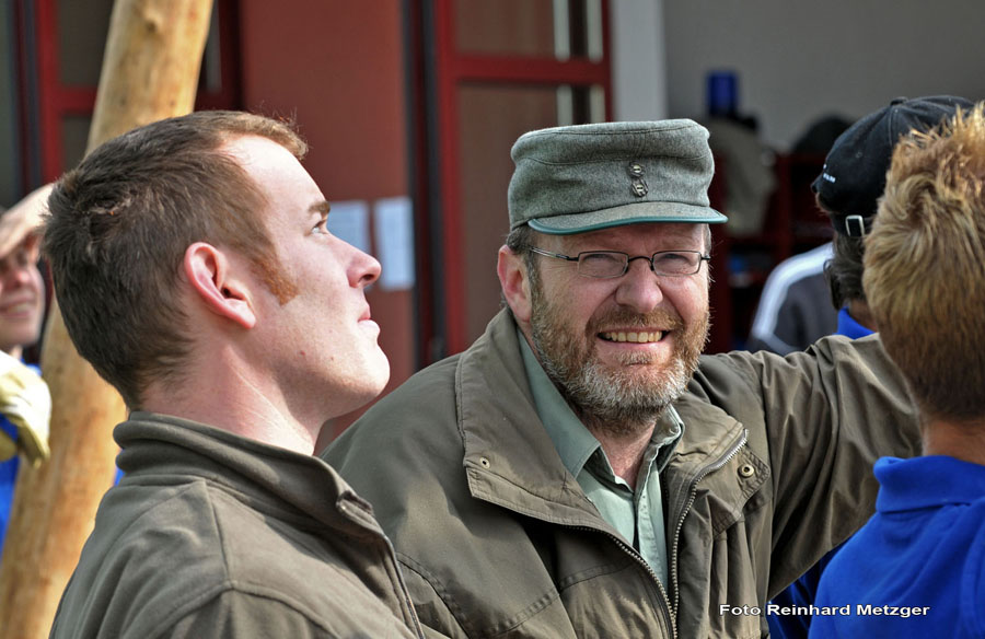 2010-05-01_068_Maibaumaufstellen