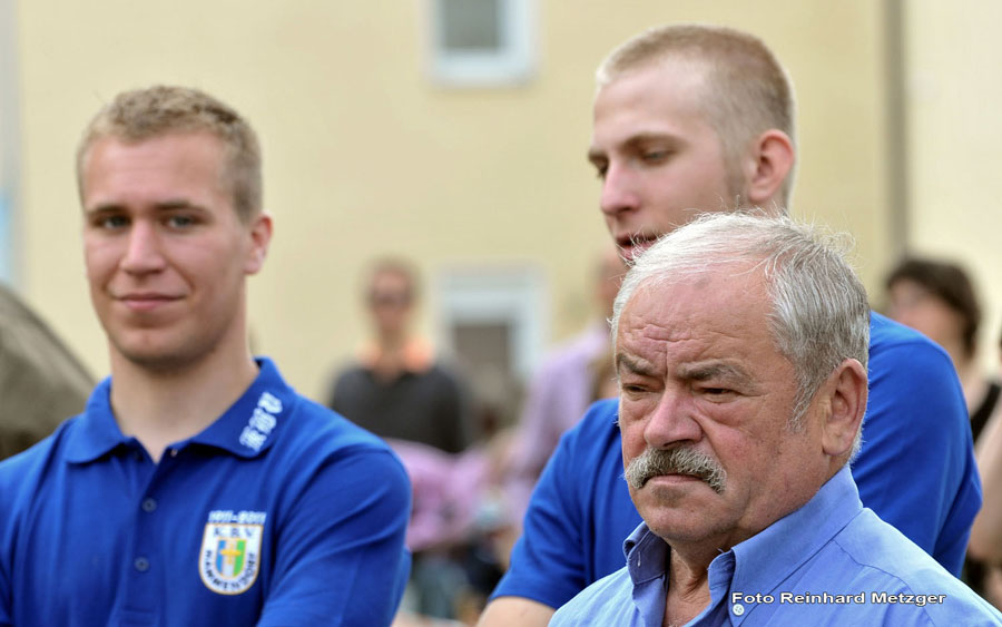 2010-05-01_088_Maibaumaufstellen