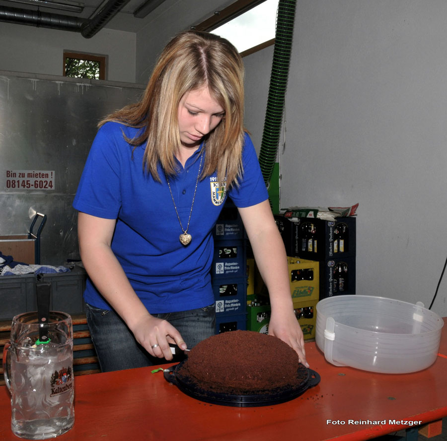 2010-05-01_096_Maibaumaufstellen