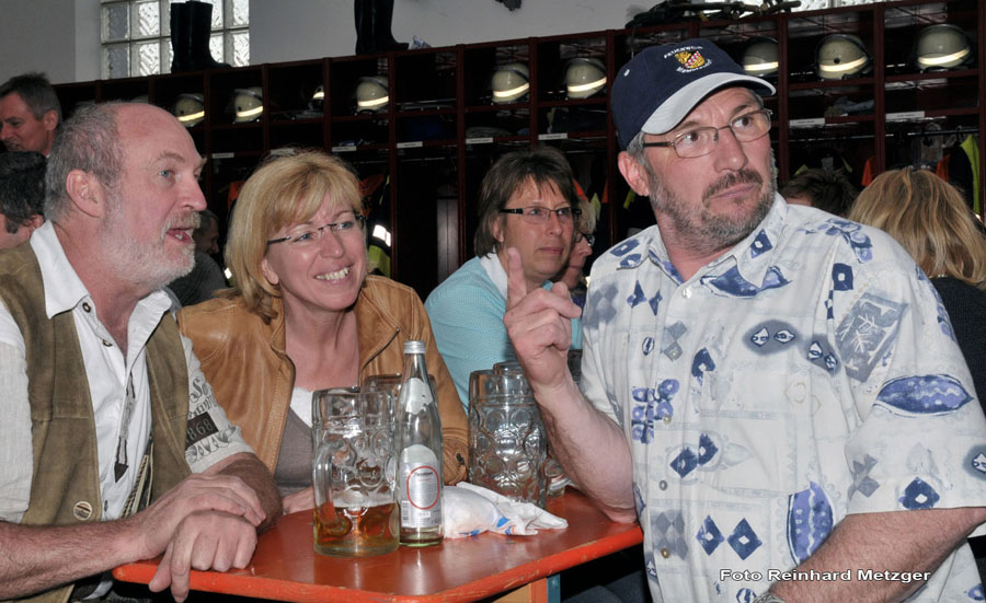 2010-05-01_110_Maibaumaufstellen