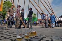 2010-05-01_078_Maibaumaufstellen