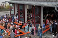 2010-05-01_095_Maibaumaufstellen