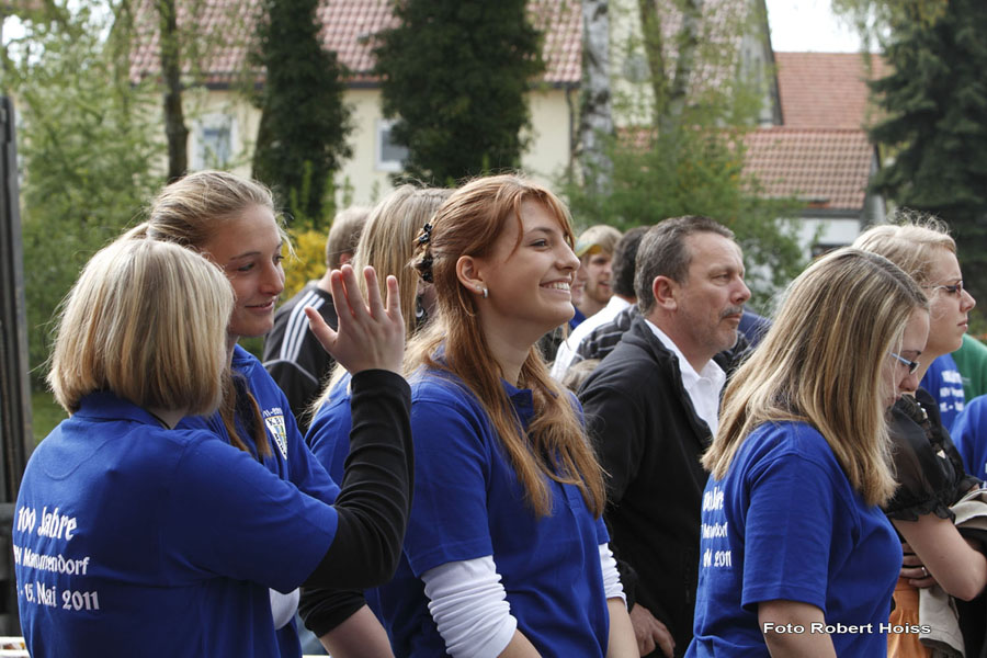 2010-05-01_197_Maibaumaufstellen