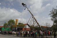 2010-05-01_207_Maibaumaufstellen