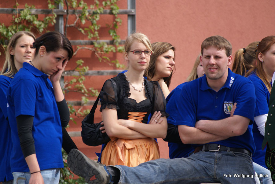 2010-05-01_017_Maibaumaufstellen