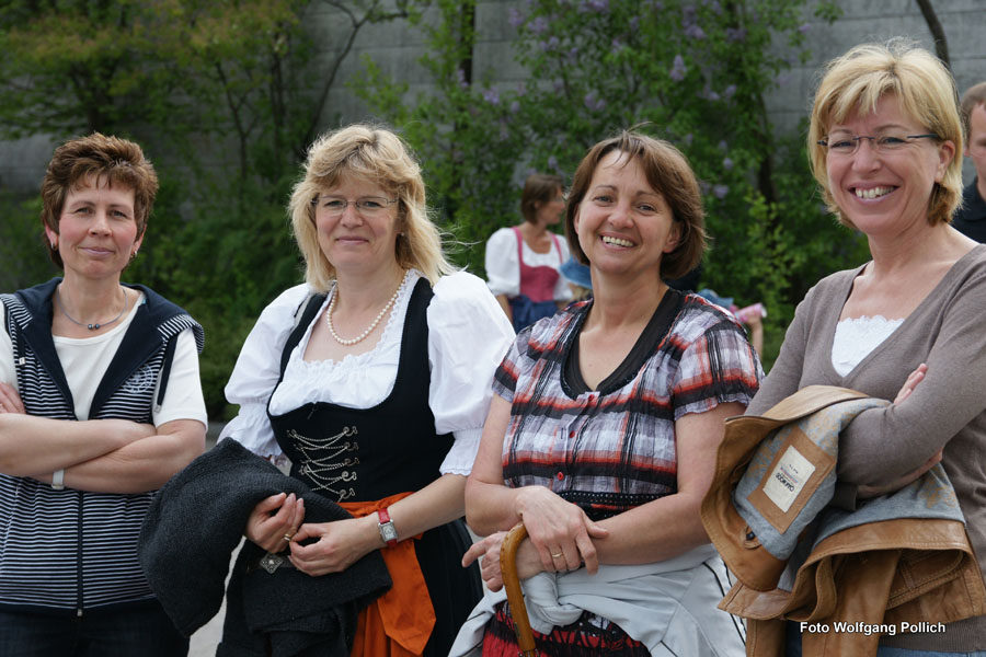 2010-05-01_024_Maibaumaufstellen