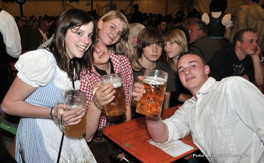 2010-05-07_160_Volksfesteinzug