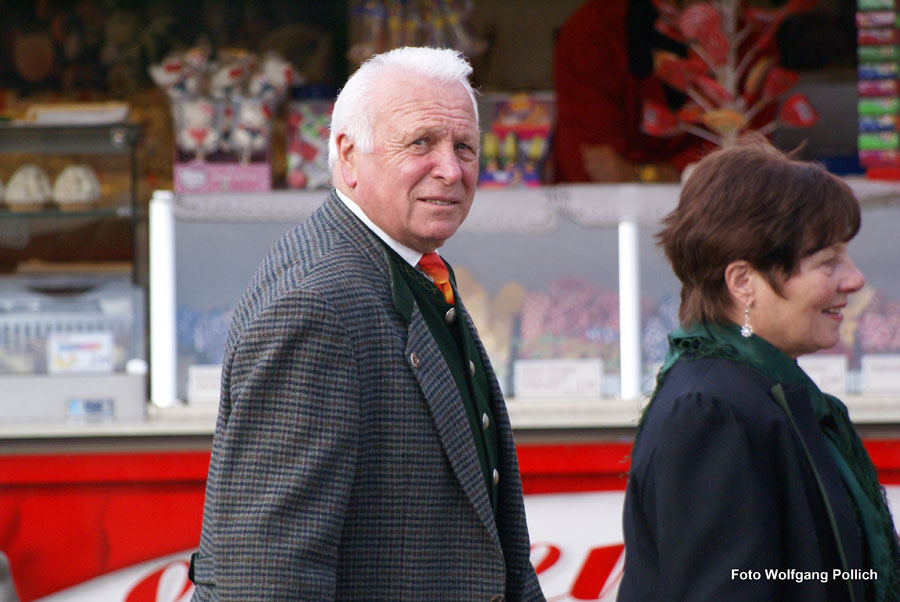 2010-05-07_014_Volksfesteinzug
