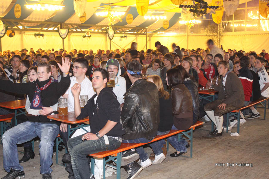 2010-05-15_08_Volksfestabend_Pokalendspiel