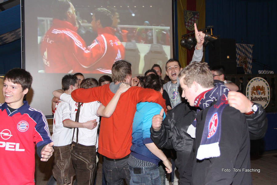 2010-05-15_13_Volksfestabend_Pokalendspiel