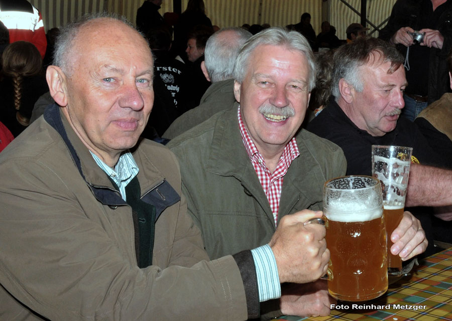 2010-05-16_32_Volksfest_Bulldog+Festzelt
