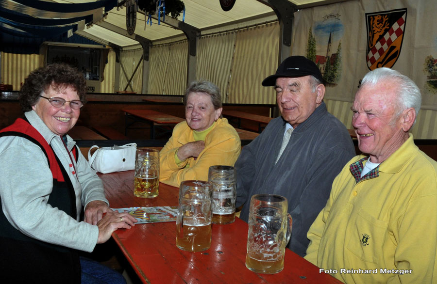 2010-05-16_37_Volksfest_Bulldog+Festzelt