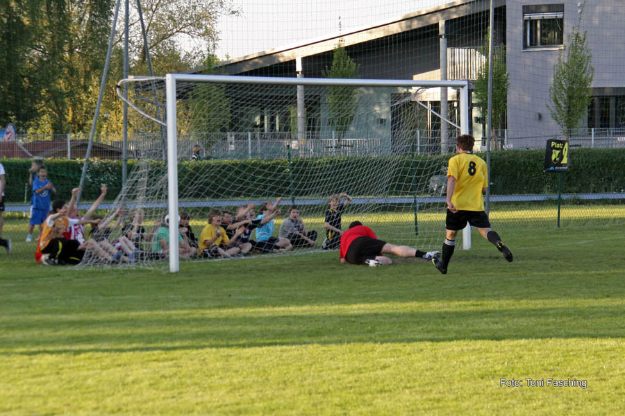 2010-05-23_321_Jugendpfingstturnier_Abends