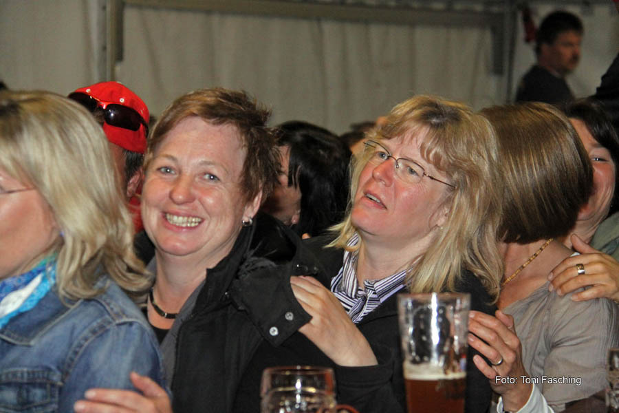 2010-05-23_352_Jugendpfingstturnier_Abends