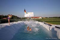 2010-07-07_32_Halbfinale_Pool-Party