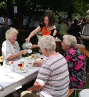 2010-07-08_29_Sommerfest_Senioren_KAB_im_Pfarrgarten