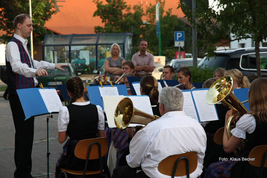 2010-07-10_12_Serenade_am_Kirchenplatz