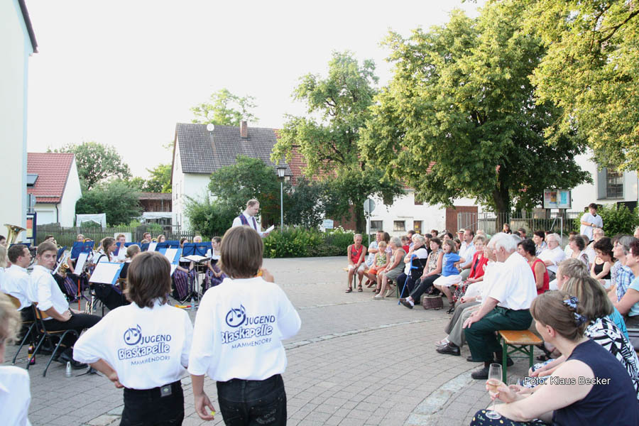 2010-07-10_18_Serenade_am_Kirchenplatz