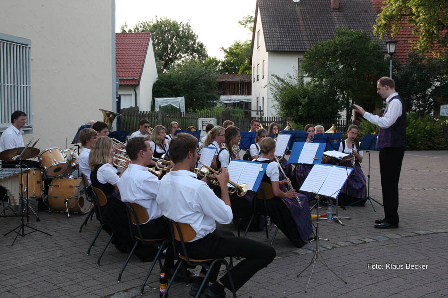 2010-07-10_19_Serenade_am_Kirchenplatz
