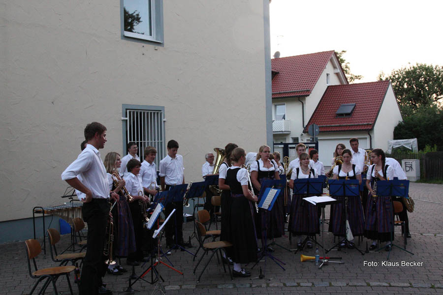 2010-07-10_29_Serenade_am_Kirchenplatz