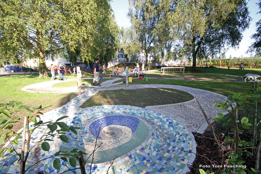 2010-07-31_12_Buergerhaus_Erlebnisgarten