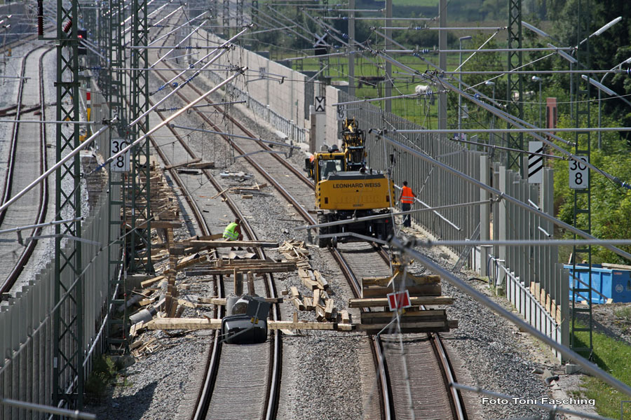 2010-08-20_30_Bahn_Abriss_Bahnsteig