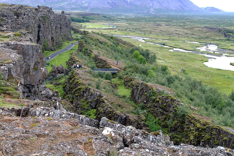 Hoiss_2010-08-31_09_Island_Thingvellir_Erdspalte_6537