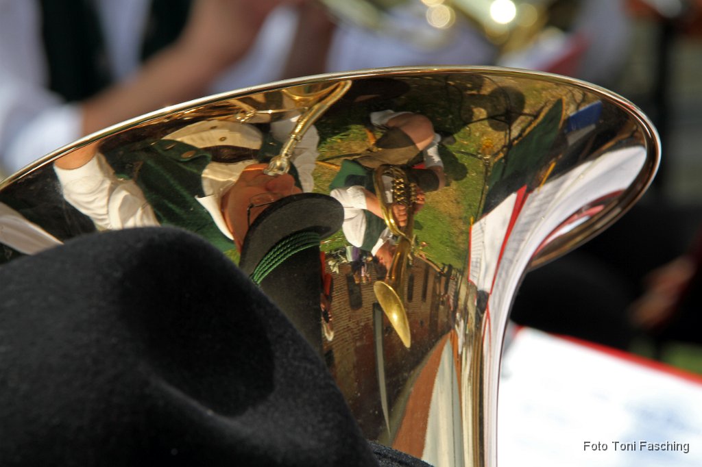 2011-05-01_12_Maibaum-aufstellen_Duenzelbach.JPG