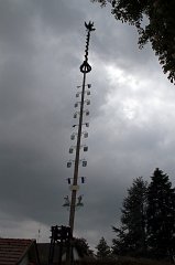 2011-05-01_03_Maibaum-aufstellen_Nassenhausen