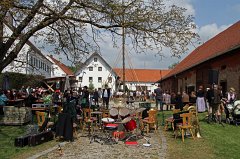 2011-05-01_09_Maibaum-aufstellen_Duenzelbach