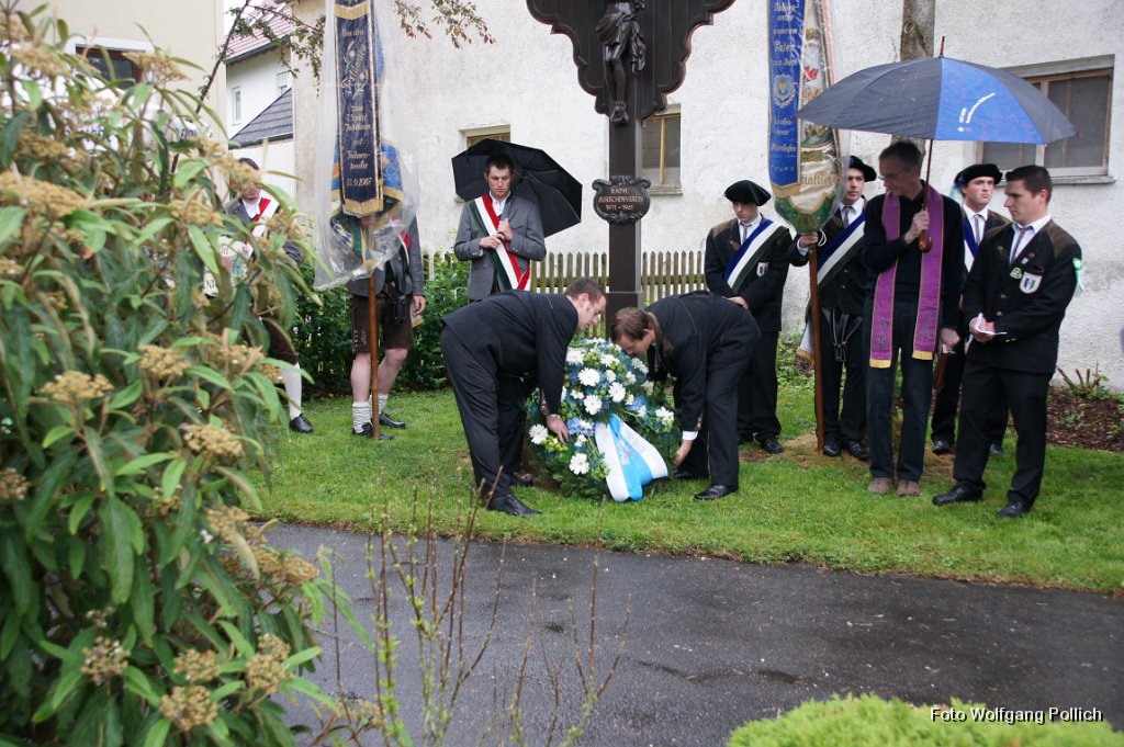 2011-05-14_001_100-Jahre-KBV-Kranzniederlegung-u-Festabend_WP.JPG - 2011-05-14 100 Jahre KBV Kranzniederlegung u Festabend