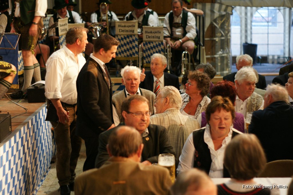 2011-05-14_009_100-Jahre-KBV-Kranzniederlegung-u-Festabend_WP.JPG - 2011-05-14 100 Jahre KBV Kranzniederlegung u Festabend