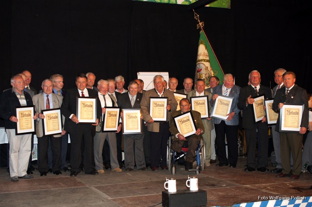 2011-05-14_043_100-Jahre-KBV-Kranzniederlegung-u-Festabend_WP.jpg - 2011-05-14 100 Jahre KBV Kranzniederlegung u Festabend