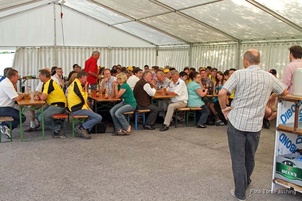 2011-05-29_18_Saisonabschlussfeier_Fussballer.JPG