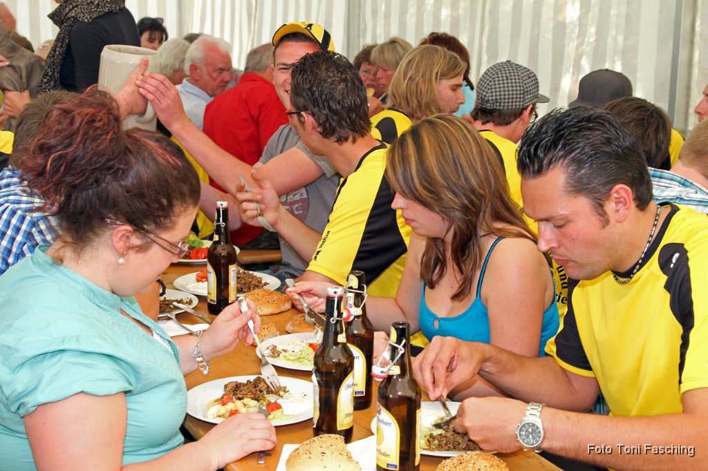 2011-05-29_30_Saisonabschlussfeier_Fussballer.JPG