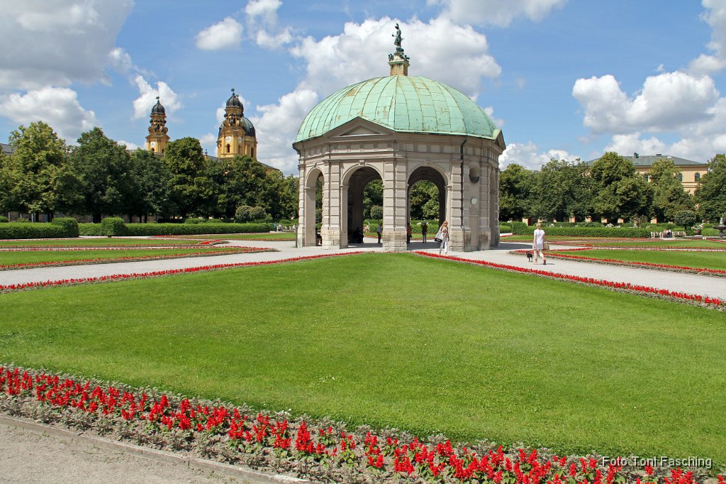 2011-06-15_04_Muenchen_Hofgarten_TF.JPG