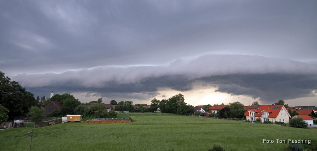 2011-06-16_01_Gewitterfront_TF.JPG