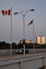 2011-09-20_271_Can._Grenze_Rainbow_Bridge_RM