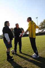 2011-11-22_09_Benefiz-Fussballspiel_Pfarrgemeinderat-Gemeinderat_KB