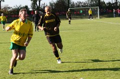 2011-11-22_11_Benefiz-Fussballspiel_Pfarrgemeinderat-Gemeinderat_KB