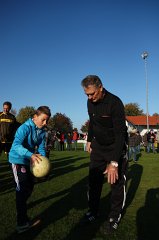 2011-11-22_64_Benefiz-Fussballspiel_Pfarrgemeinderat-Gemeinderat_KB