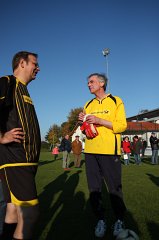 2011-11-22_69_Benefiz-Fussballspiel_Pfarrgemeinderat-Gemeinderat_KB