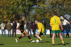 2011-10-22_012_Benefiz-Fussballspiel_Pfarrgemeinderaete_gegen_Gemeinderaete_MP