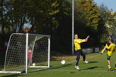 2011-10-22_021_Benefiz-Fussballspiel_Pfarrgemeinderaete_gegen_Gemeinderaete_MP