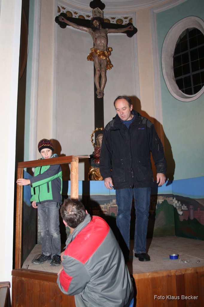 2011-11-23_012_Kirchenkrippen-Aufbau_Klaus-Becker.JPG