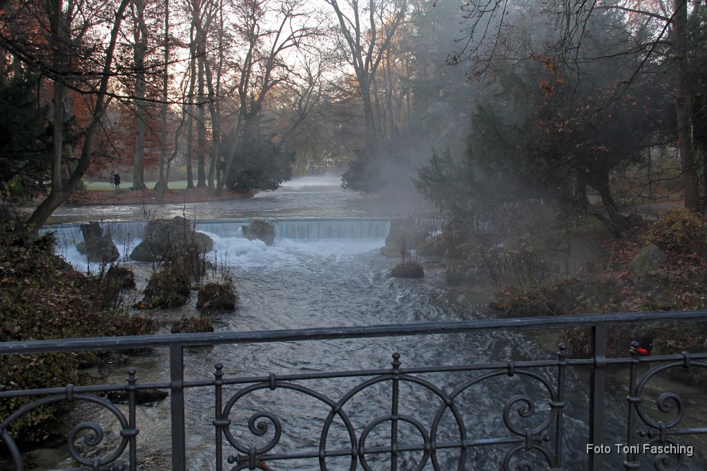 2011-11-18_06_Morgennebel_Schwabinger-Bach.JPG