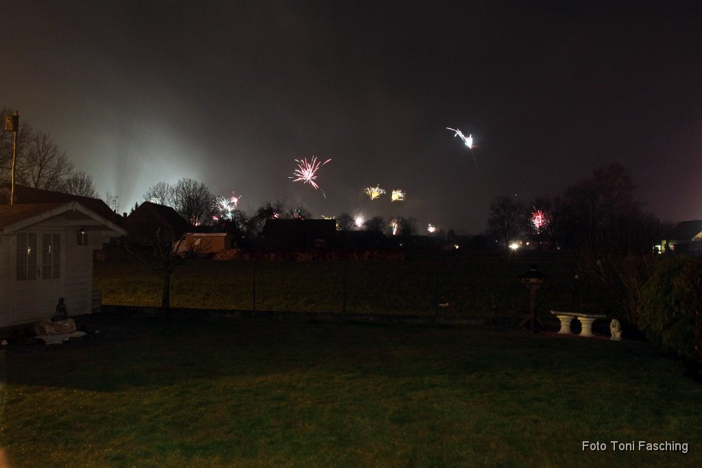 2012-01-01_01_Silvesterfeuerwerk_TF.JPG